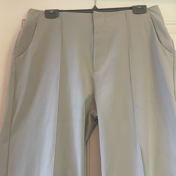 Vuori Women’s Trouser Pants (Large) - Picture 2 of 6